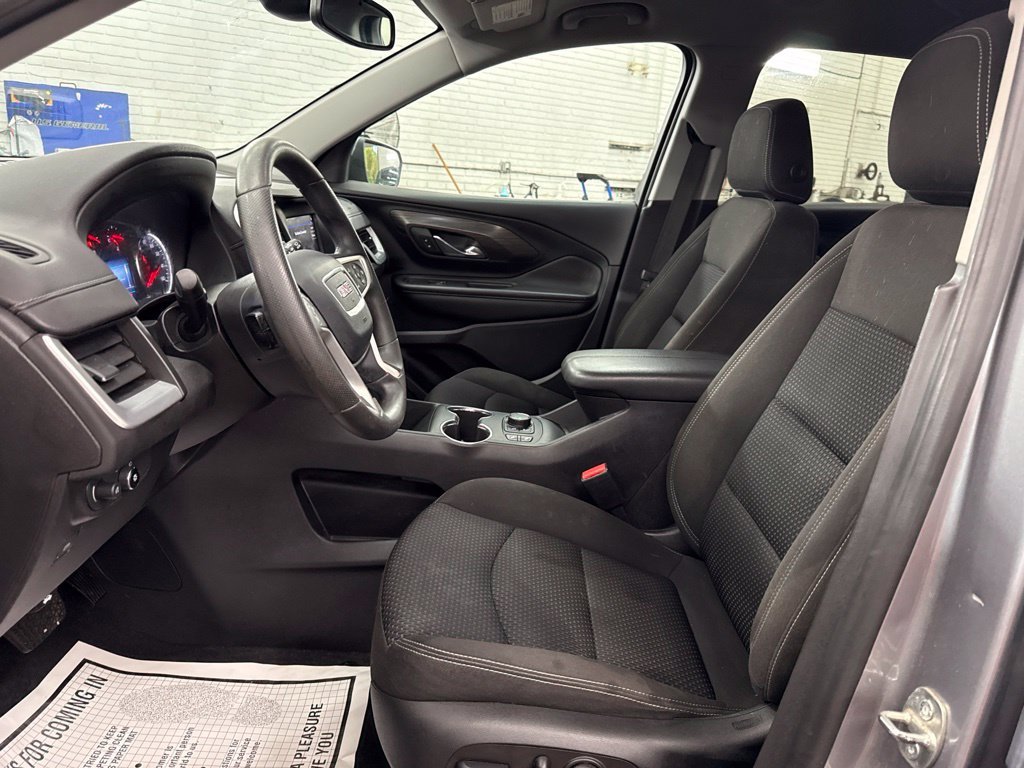 Used 2023 Silver GMC SLE image 9