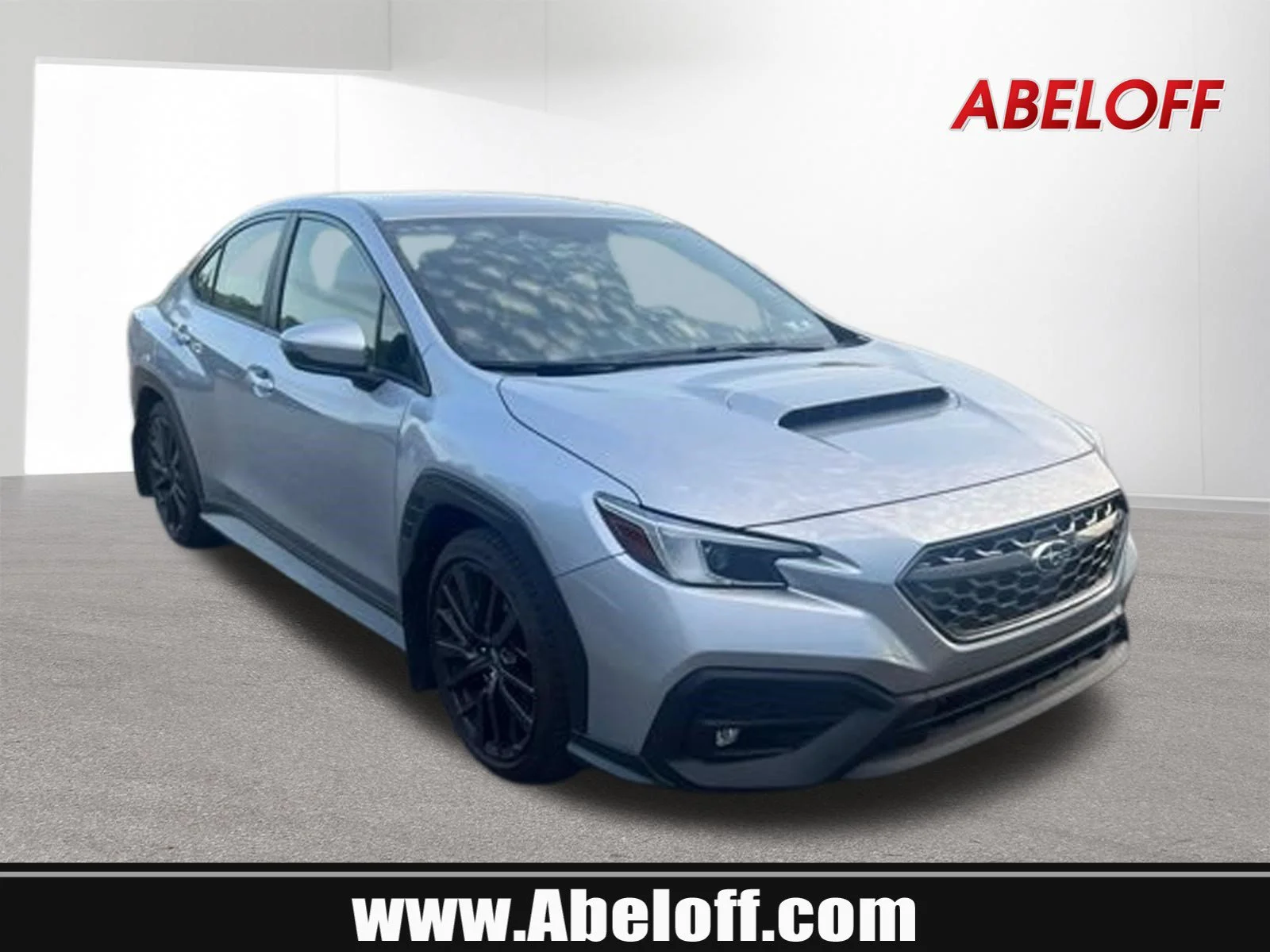 Used 2024 Ice Silver Metallic Subaru Limited image 1