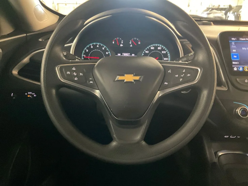 Used 2025 White Chevrolet LT image 20
