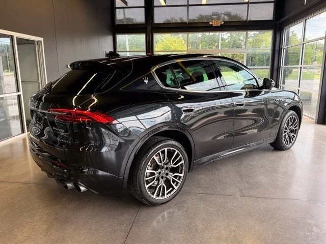 Used 2025 Black Maserati Base image 5