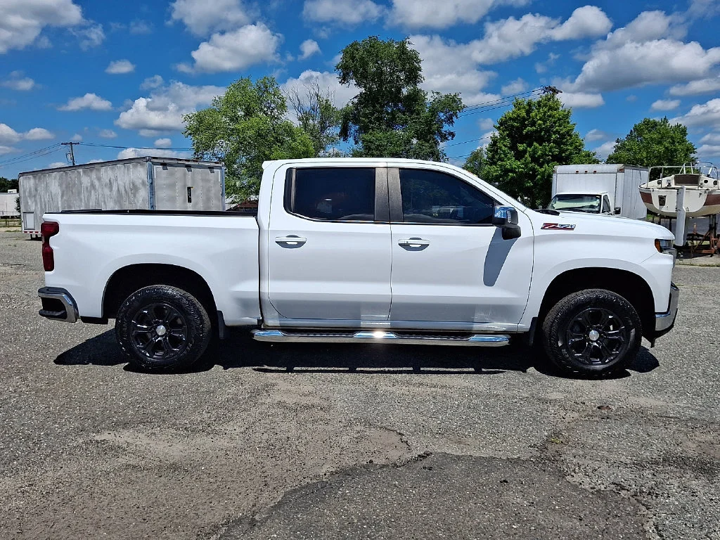 Used 2022 Summit White Chevrolet LT image 13