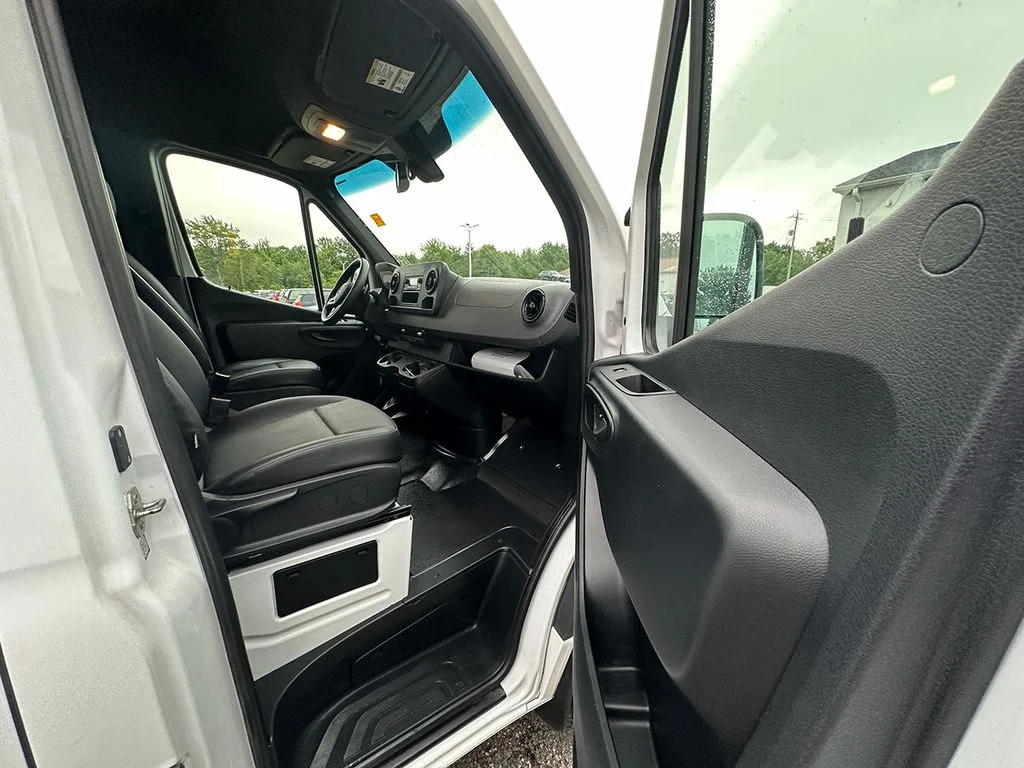 Used 2022  Mercedes-Benz Cargo Van 144 in. WB image 20