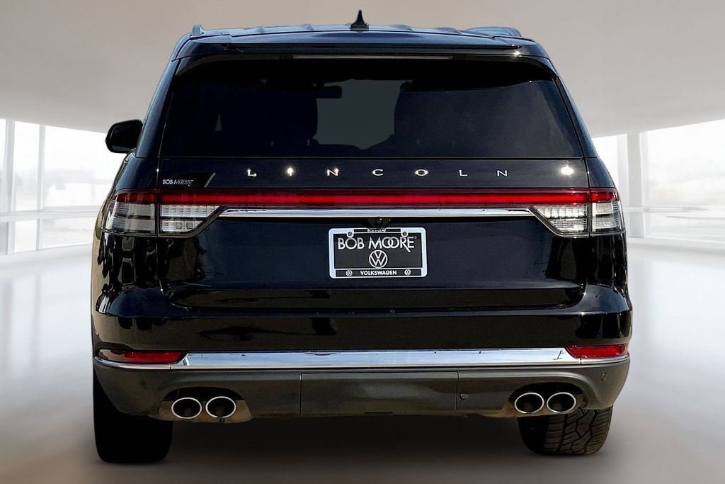 Used 2023 Black Metallic Lincoln Reserve image 4