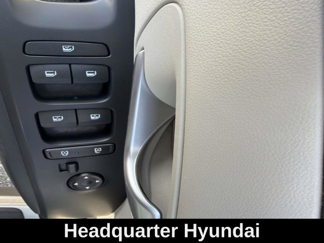 Used 2023 Silver Hyundai SEL image 8