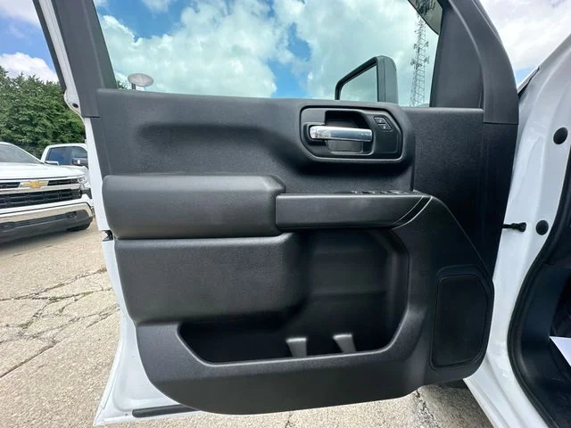 Used 2023 White Chevrolet Custom image 24