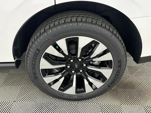 New 2026 White Ford Platinum image 24