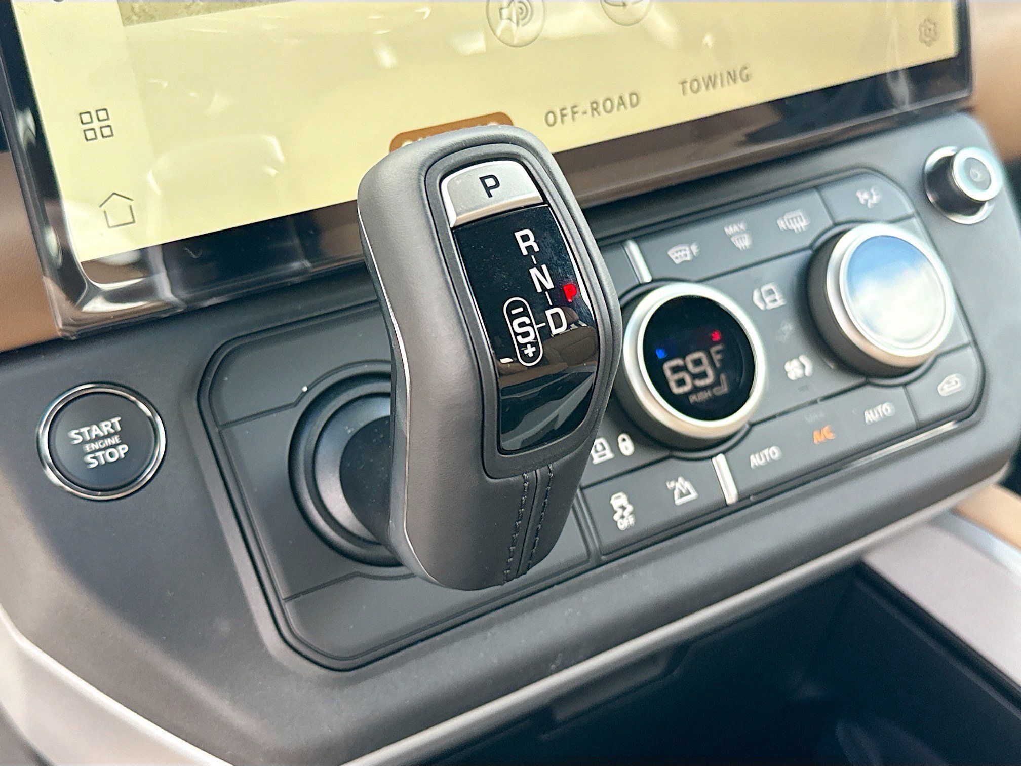 New 2026 Fuji White Land Rover V8 image 30