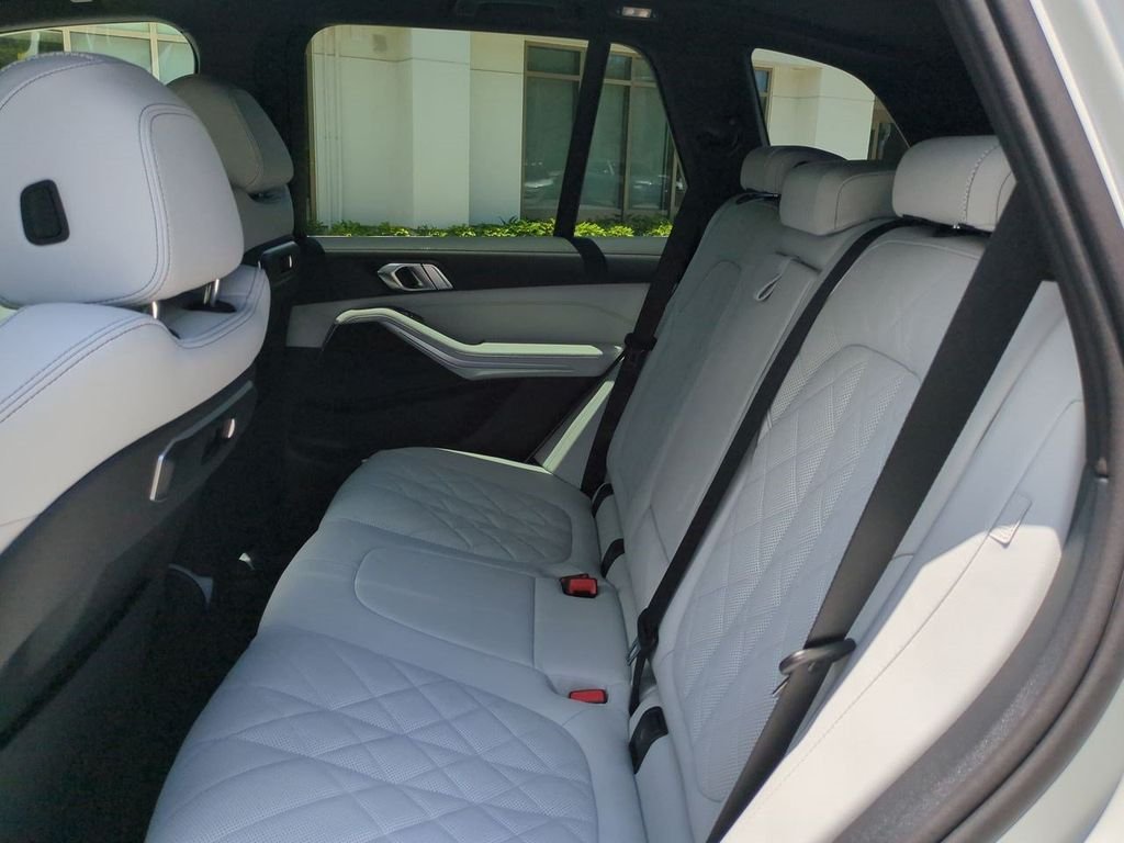New 2026 White Metallic BMW xDrive40i image 14