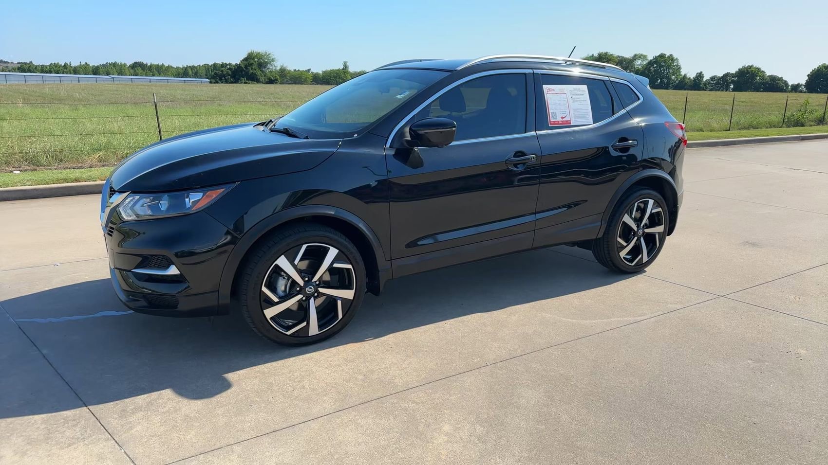 Used 2022 Magnetic Black Pearl Nissan SL image 5