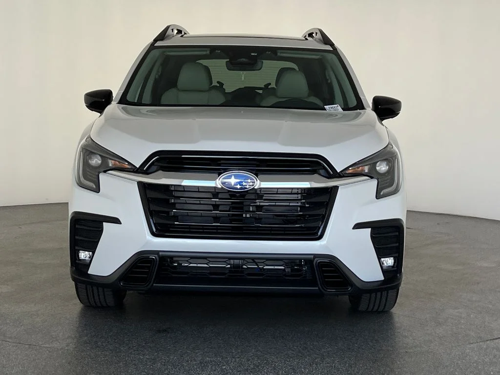 New 2026 CRYSTAL WHITE PEARL Subaru Limited 7-Passenger image 10