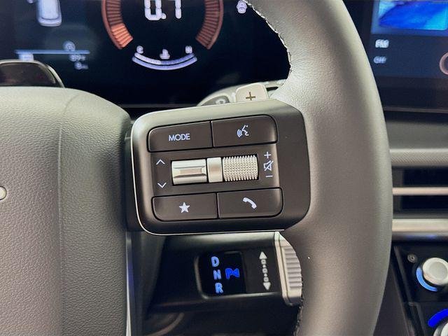 New 2026 White Hyundai SEL FWD image 18