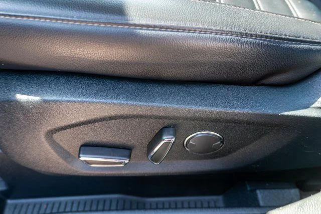 Used 2019 Gray Ford SEL image 21