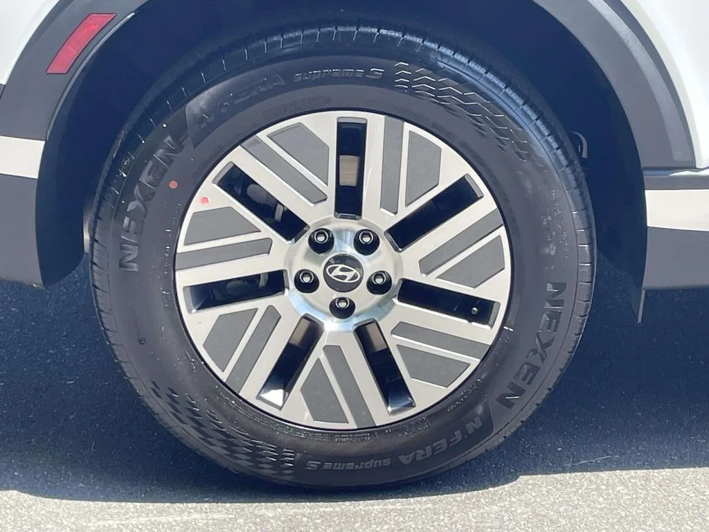 New 2026 White Hyundai SEL image 7