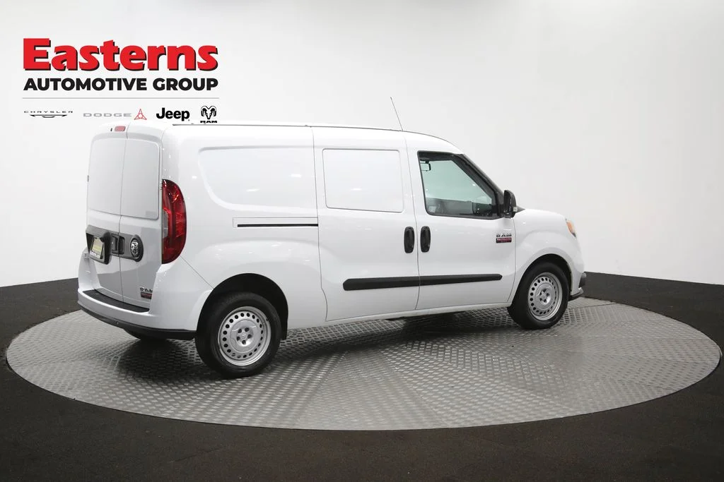 Used 2022 White Ram Base image 40