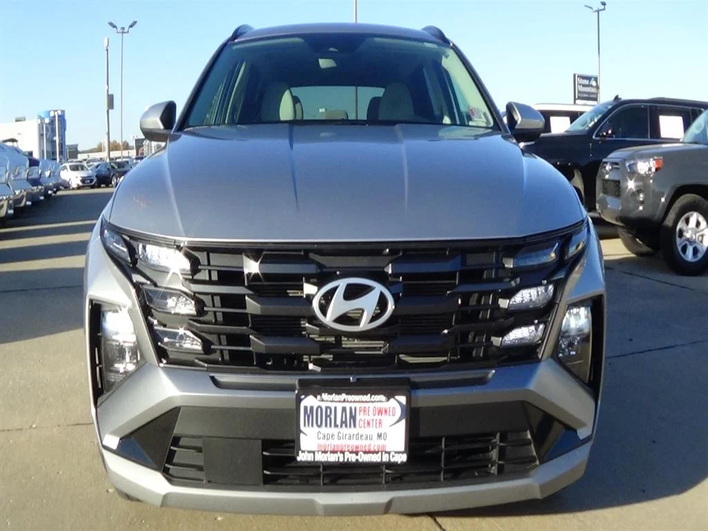 Certified Used 2025 Shimmering Silver Metallic (r2t) Hyundai SEL image 3