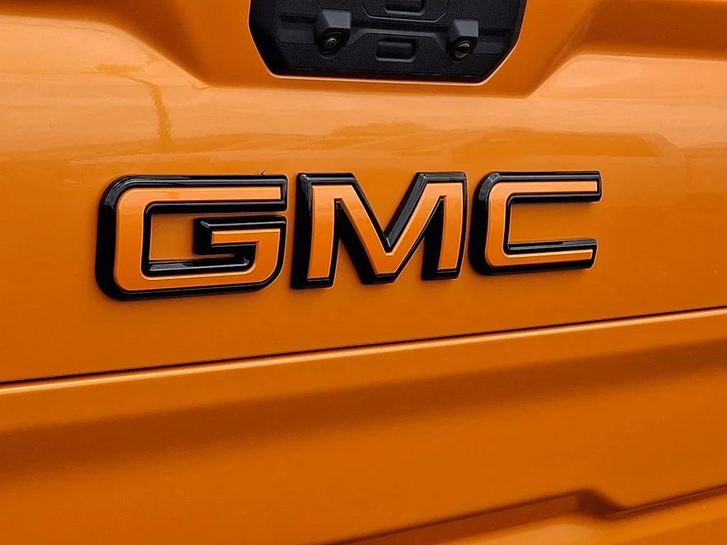 Used 2025 Onyx Black GMC AT4 image 31