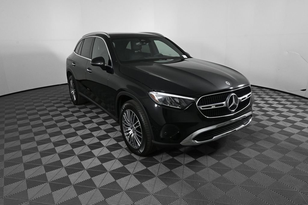 Certified Used 2026  Mercedes-Benz GLC 300 image 24