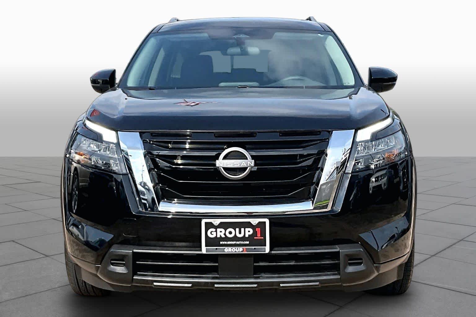 Used 2024 Super Black Nissan SV image 4