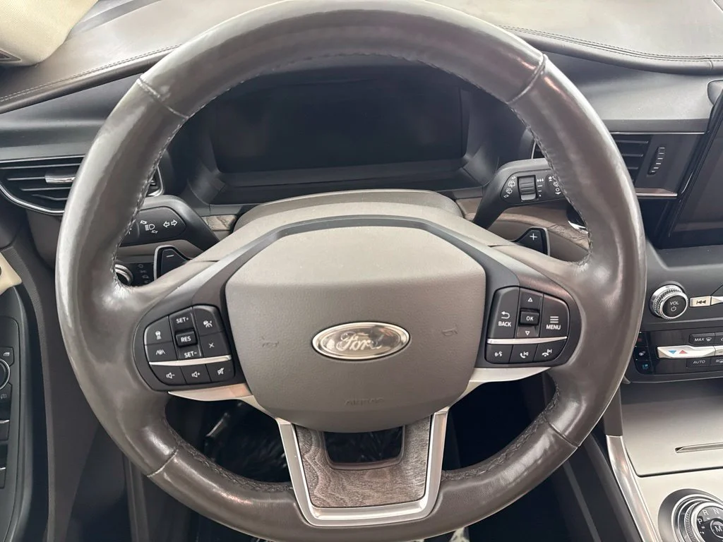 Used 2020 White Ford Platinum image 26