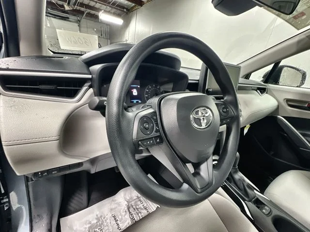 Used 2025  Toyota L image 10