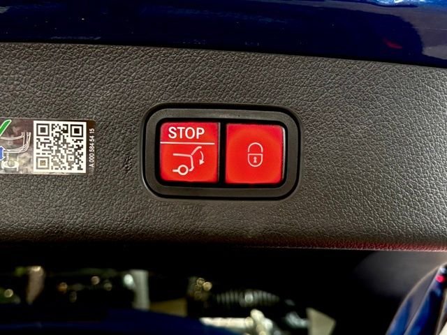 Used 2026 Blue Mercedes-Benz GLC 300 image 33