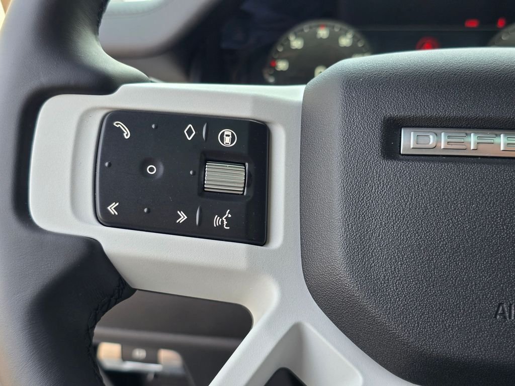 2026 Land Rover Defender X-Dynamic SE - Photo 17