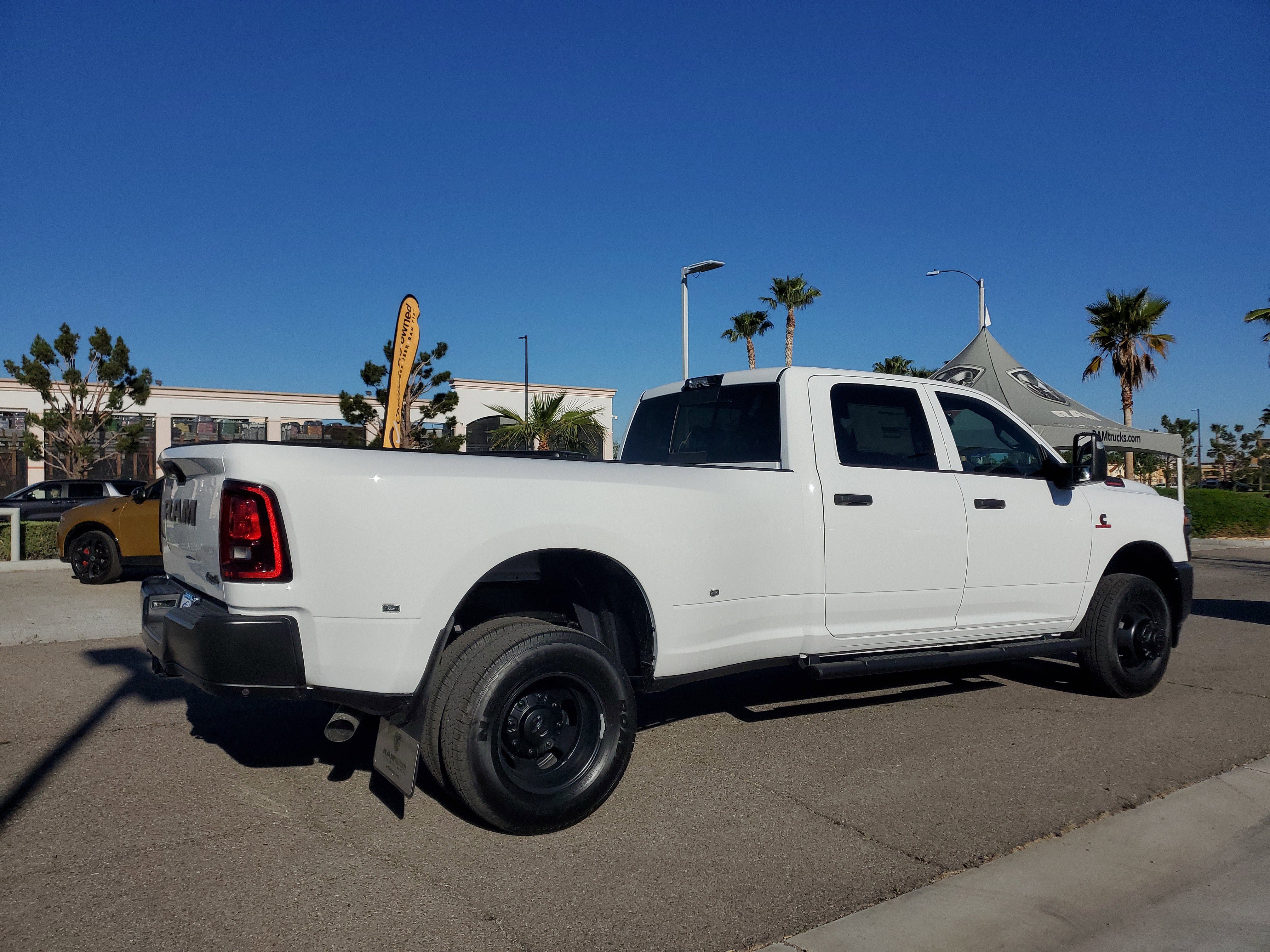 New 2026 Bright White Clear-Coat Exterior Paint RAM Tradesman image 3