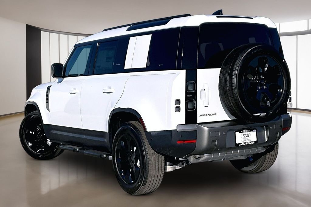 New 2026 FUJI WHITE Land Rover S image 3