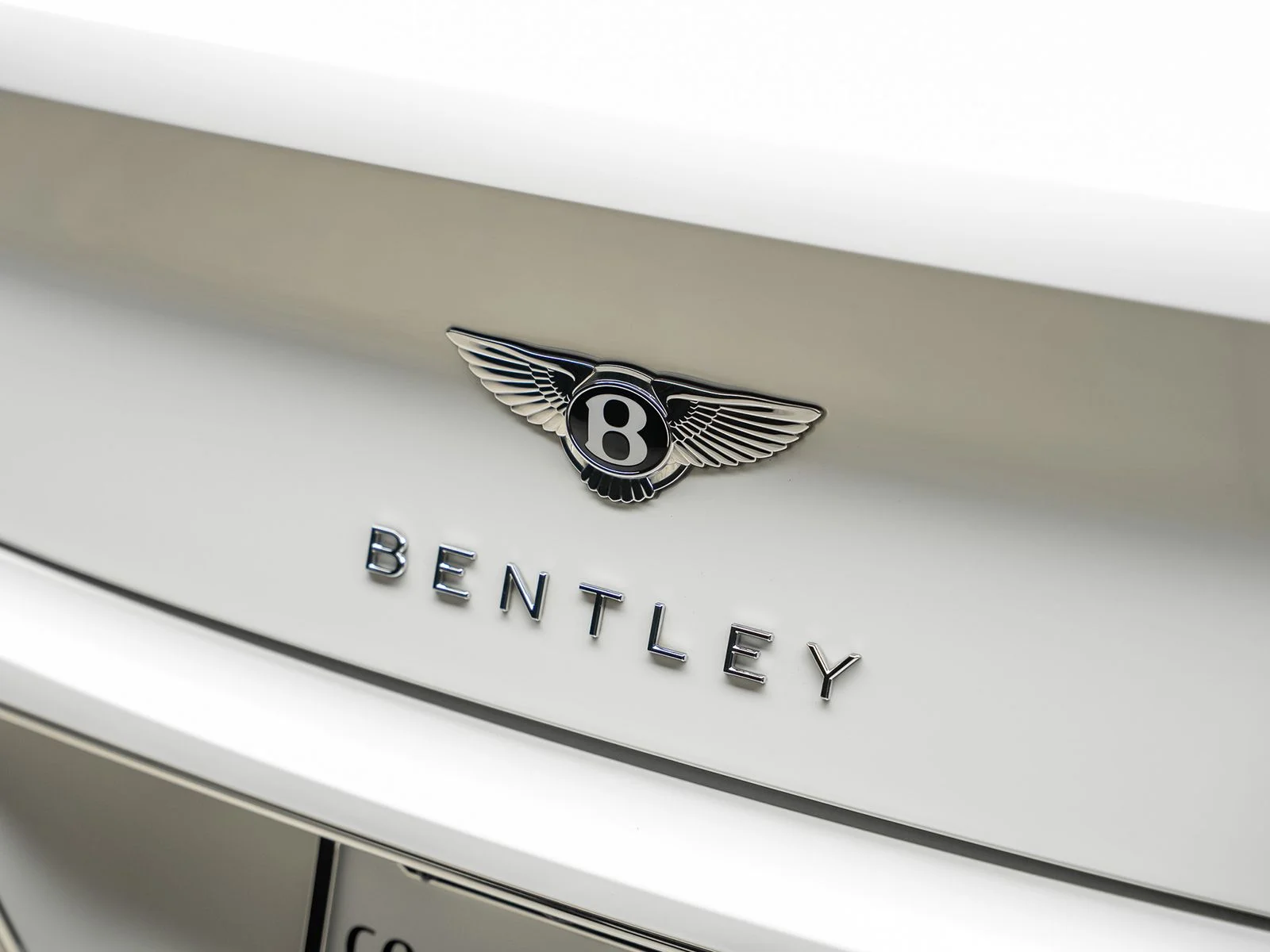 Used 2020 White Bentley W12 image 20