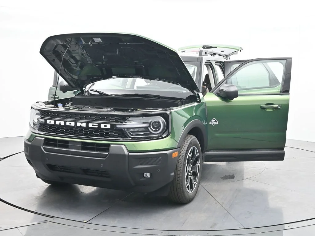 New 2025 Eruption Green Metallic Ford Outer Banks® image 36