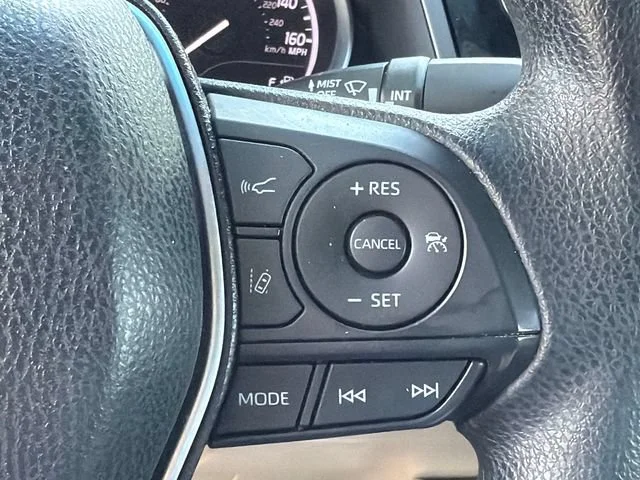 Used 2018 Red Toyota LE image 25