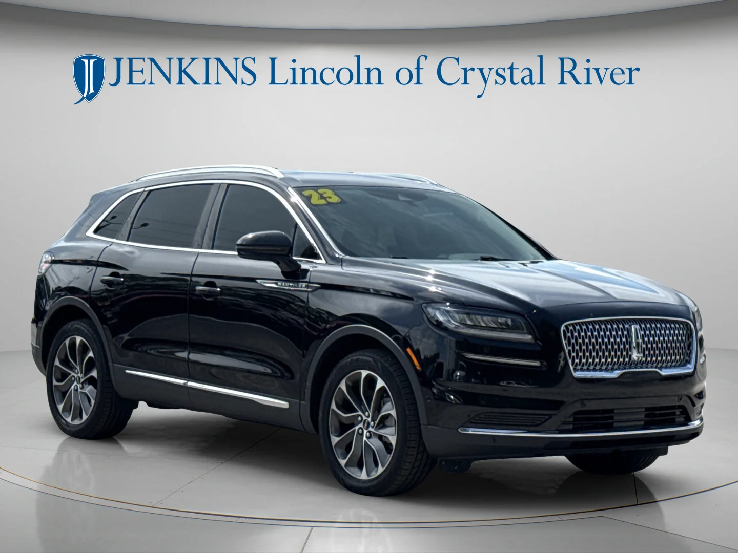 Used 2023 Infinite Black Metallic Clearcoat Lincoln Reserve image 2