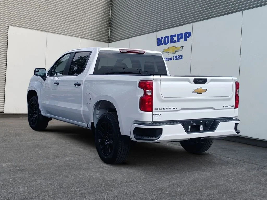 New 2026 Summit White Chevrolet Custom image 3