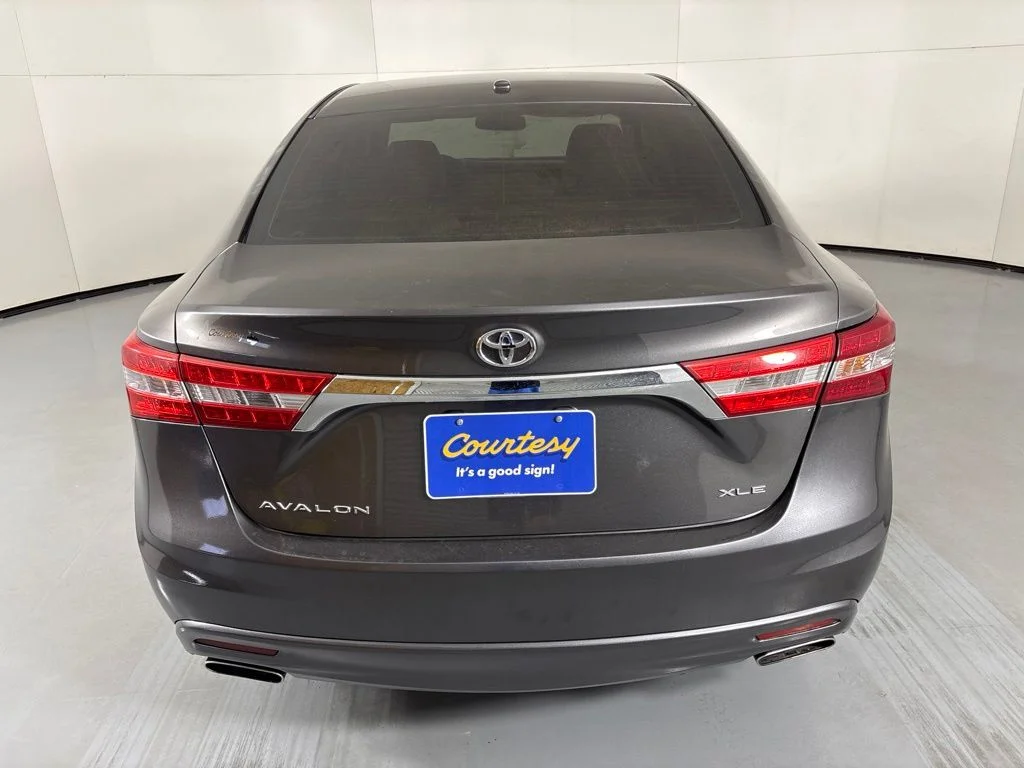 Used 2015 Gray Toyota XLE Touring image 7
