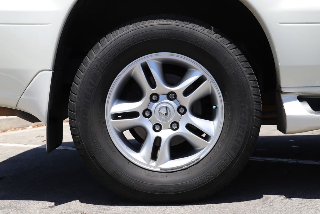 Used 2004 Blizzard Pearl Lexus 470 image 11