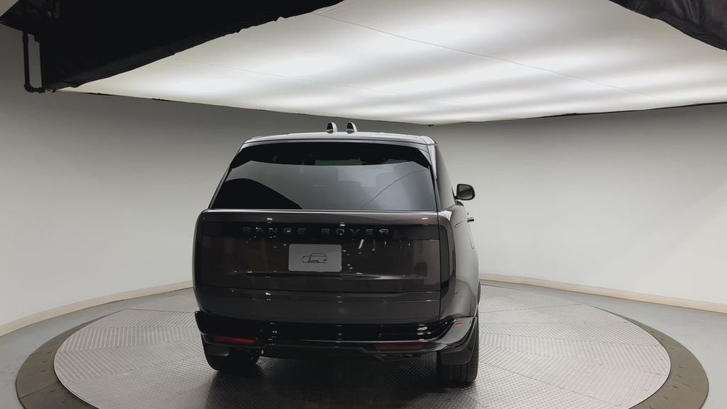 New 2026 Charente Grey LAND ROVER Autobiography image 3