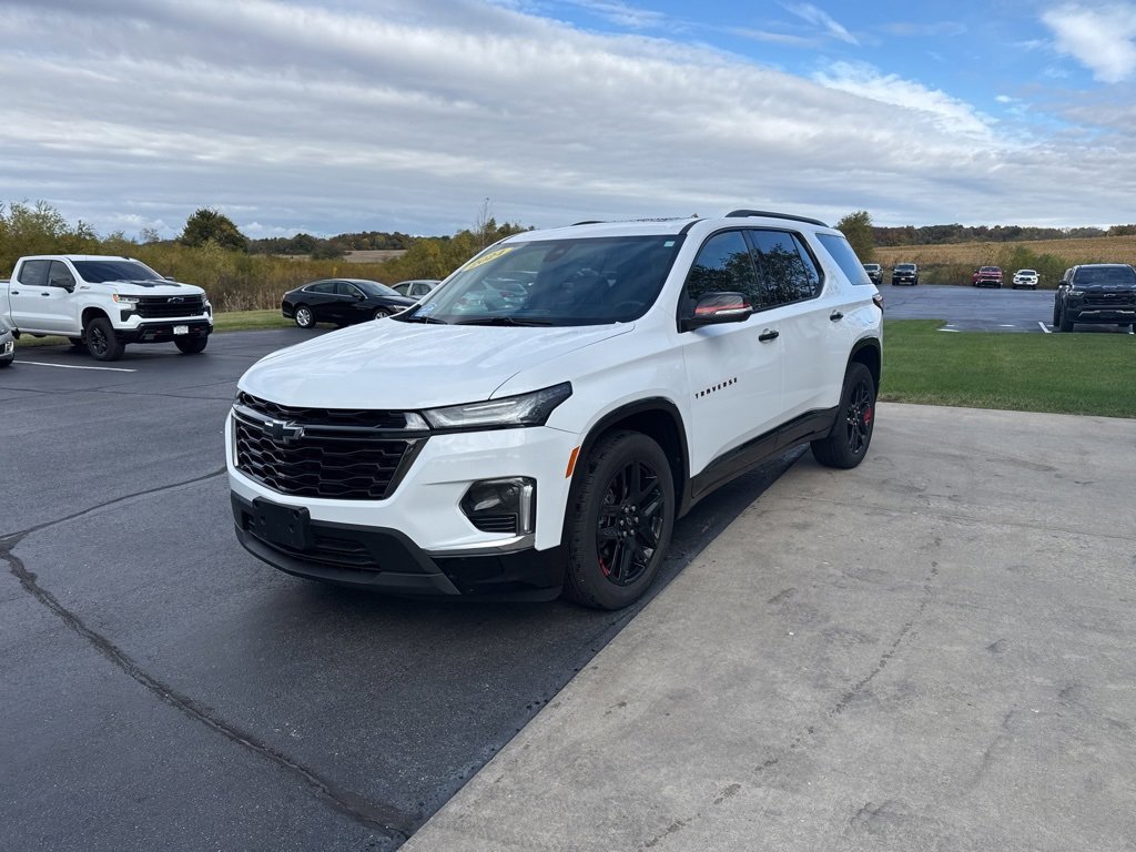 2024 Chevrolet Traverse Premier photo 2