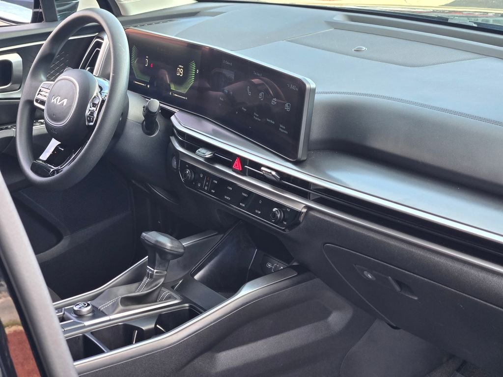 2024 Kia Sorento LX - Photo 11