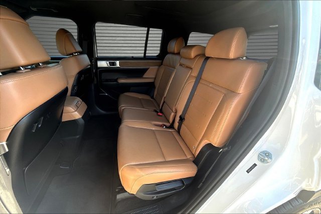 Used 2025 White Hyundai Limited image 24