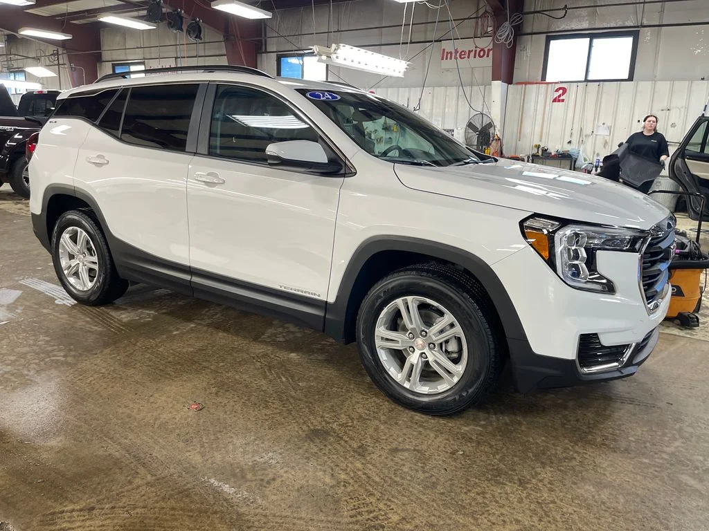 Used 2024 White GMC SLE image 7
