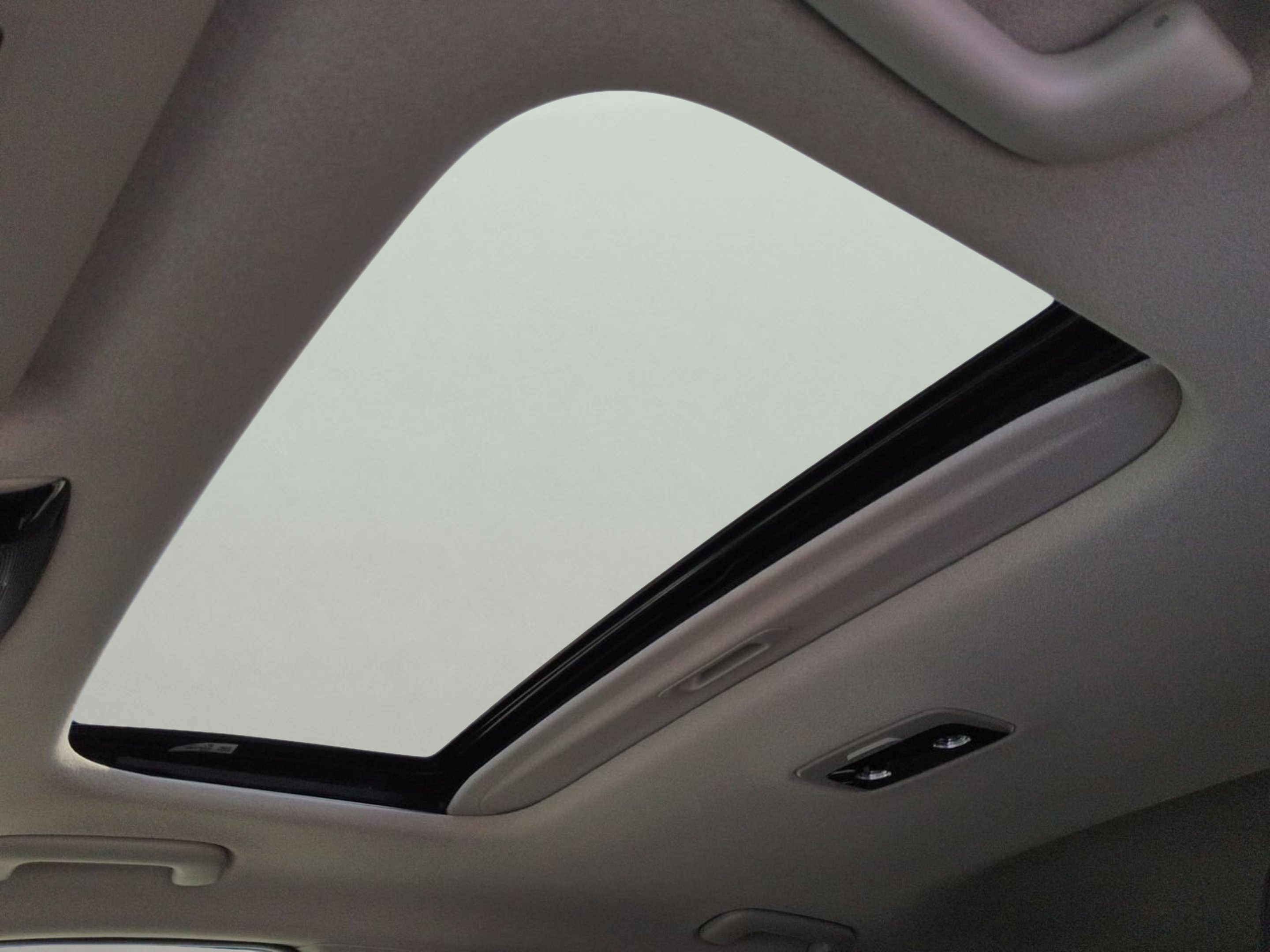 New 2026 Snow White Pearl Kia SX image 19