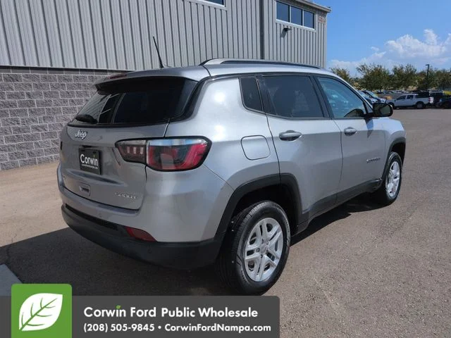 Used 2018 Billet Silver Metallic Clearcoat Jeep  image 3
