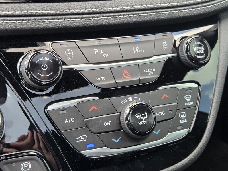 2026 Chrysler Pacifica Select - Photo 19