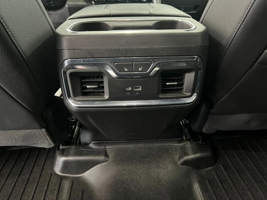 Used 2023 Onyx Black GMC Denali image 29