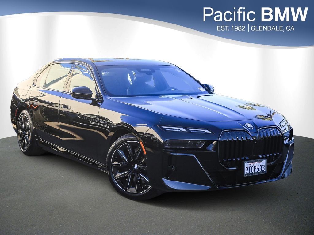 2025 BMW 7 Series 750e xDrive Sedan's photo