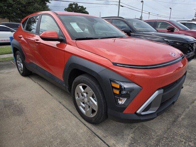 Used 2024 Soultronic Orange Pearl Hyundai SE image 3