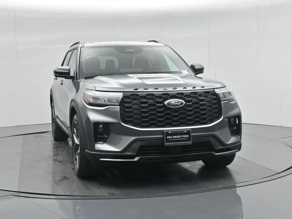 New 2026 Carbonized Gray Metallic Ford ST-Line image 59