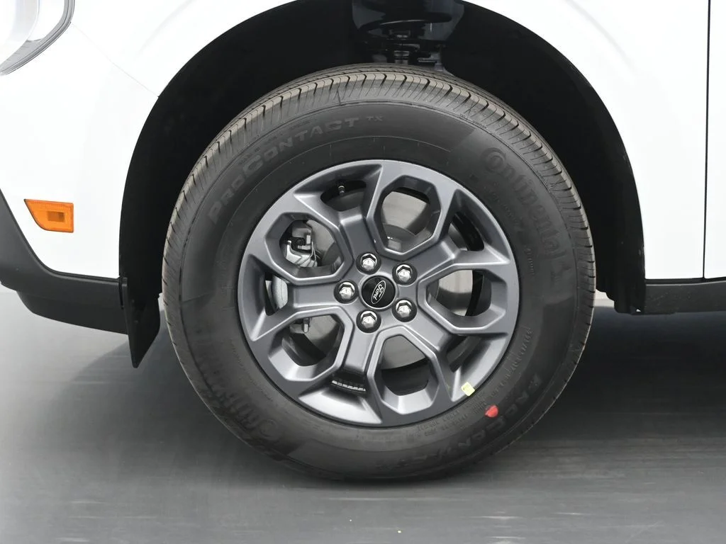 New 2026 Oxford White Ford XLT image 21
