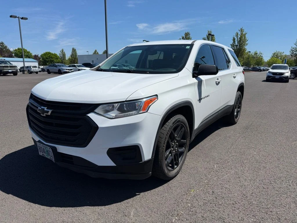 Used 2020 Summit White Chevrolet LS image 3