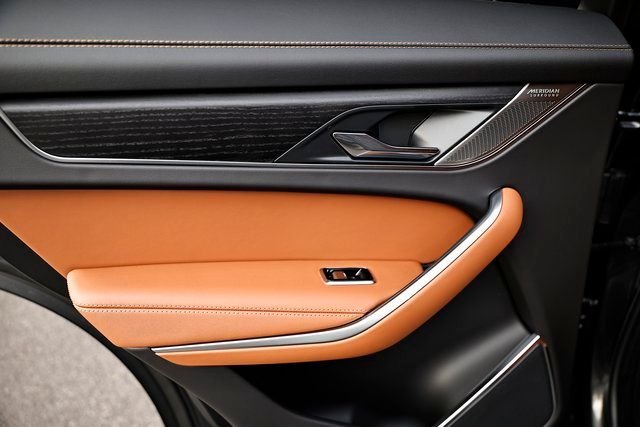 2026 Jaguar F-Pace R-Dynamic S - Photo 23